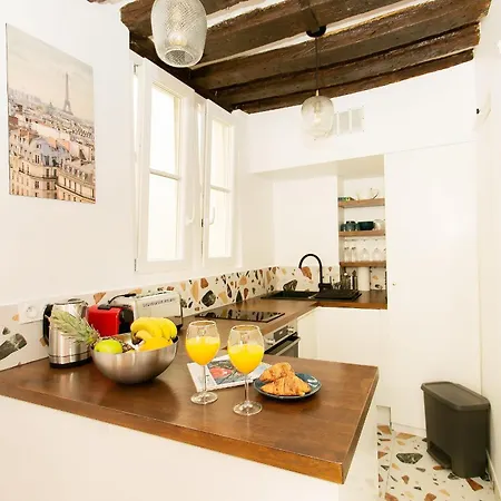 Ile Saint-Louis & Pont De La Tournelle - Cityapartmentstay *